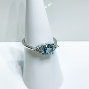 18ct White Gold Aquamarine And Diamond Ring